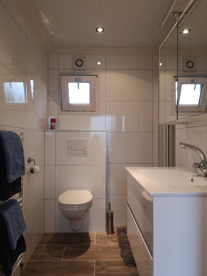 Molenschot Gezellig Chalet Met Eigen Parkeerplaats, Park In Aanbouw, Geen Wi Fi 빌라 외부 사진