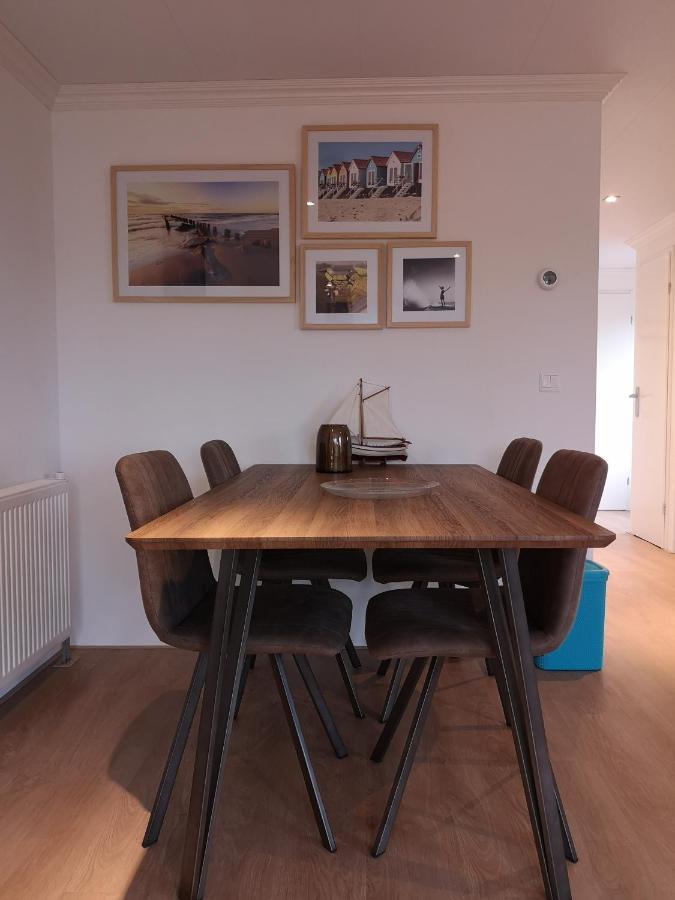 Molenschot Gezellig Chalet Met Eigen Parkeerplaats, Park In Aanbouw, Geen Wi Fi 빌라 외부 사진