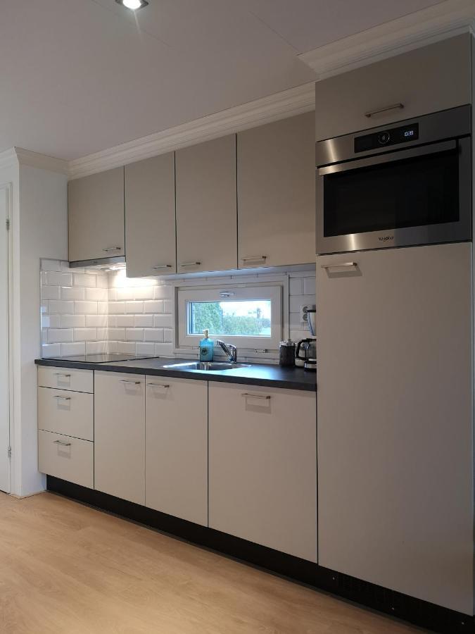 Molenschot Gezellig Chalet Met Eigen Parkeerplaats, Park In Aanbouw, Geen Wi Fi 빌라 외부 사진